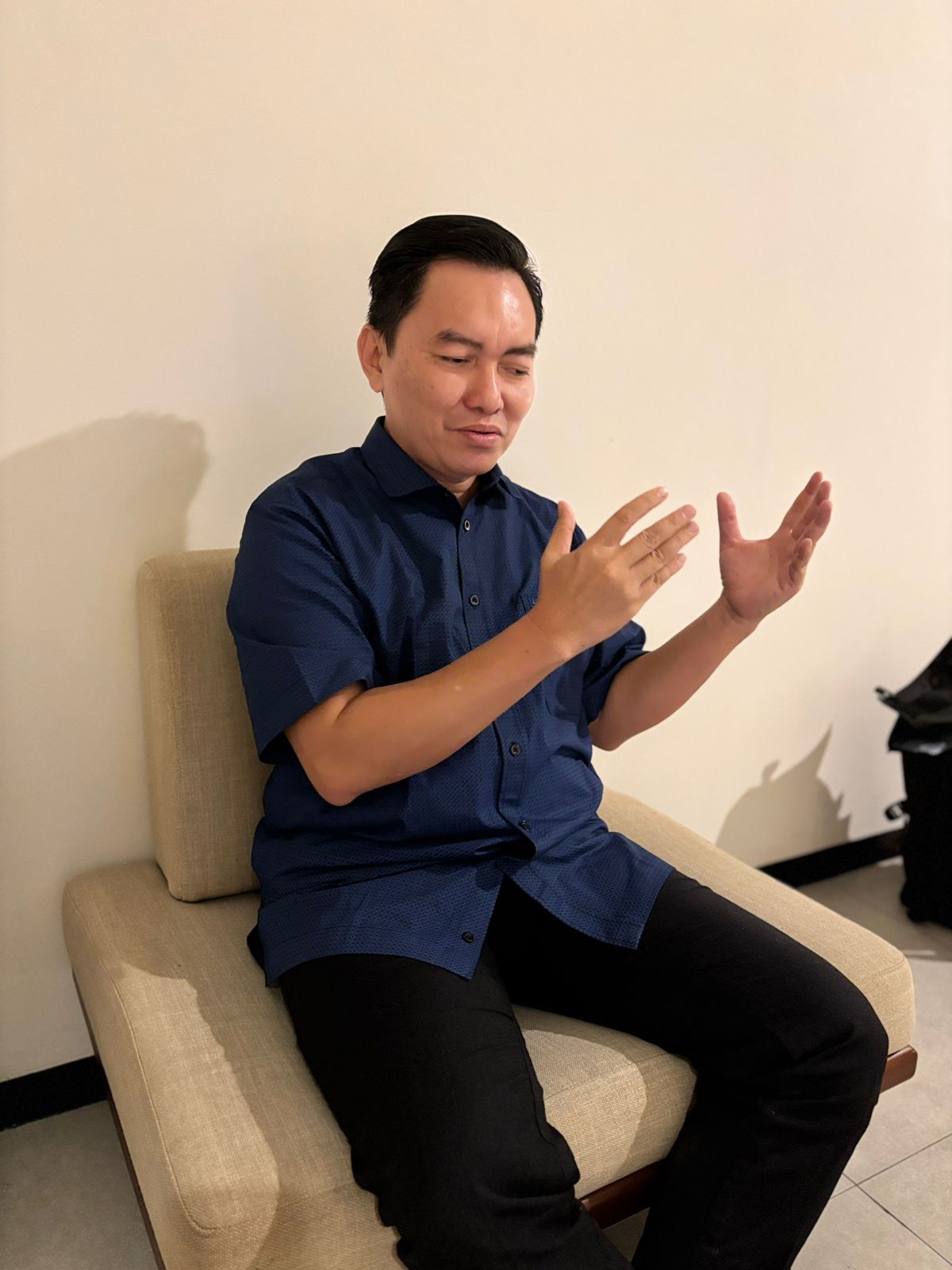 MUNGKINKAH MENJADI GURU MEDITASI SEKALIGUS PEBISNIS - Persaudaraan Matahari Sekolah Kehidupan